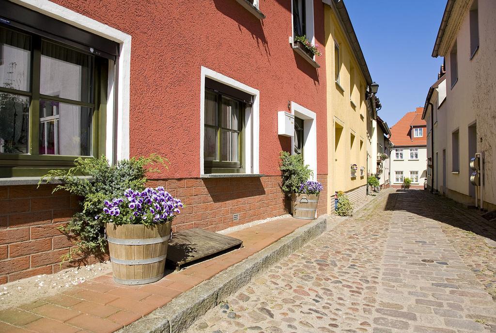 Apartment Yachthafen Waren Exterior photo